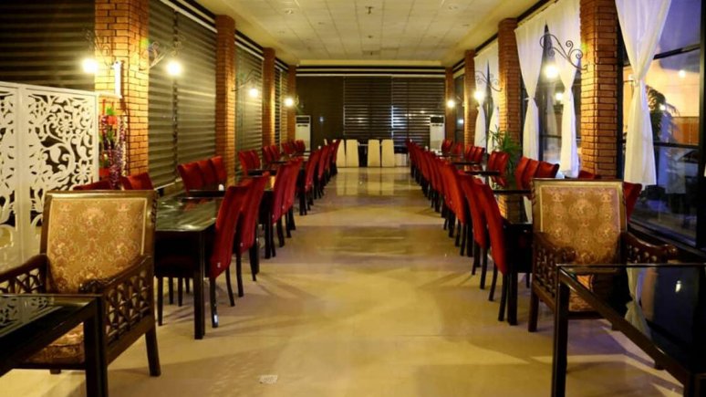 رستوران هتل آپارتمان اکسین محمودآباد